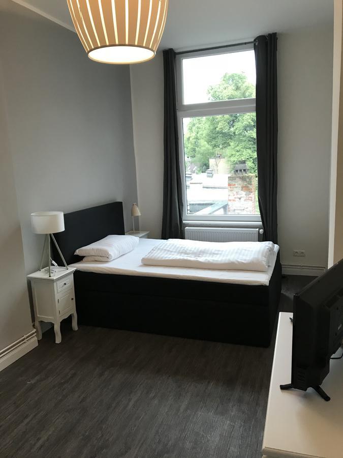 Hotel Fame Am Hauptbahnhof Hamburg Bagian luar foto