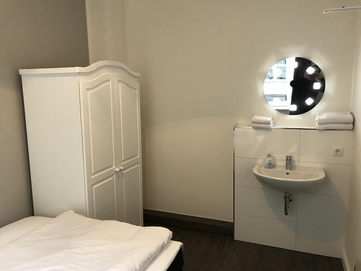 Hotel Fame Am Hauptbahnhof Hamburg Bagian luar foto