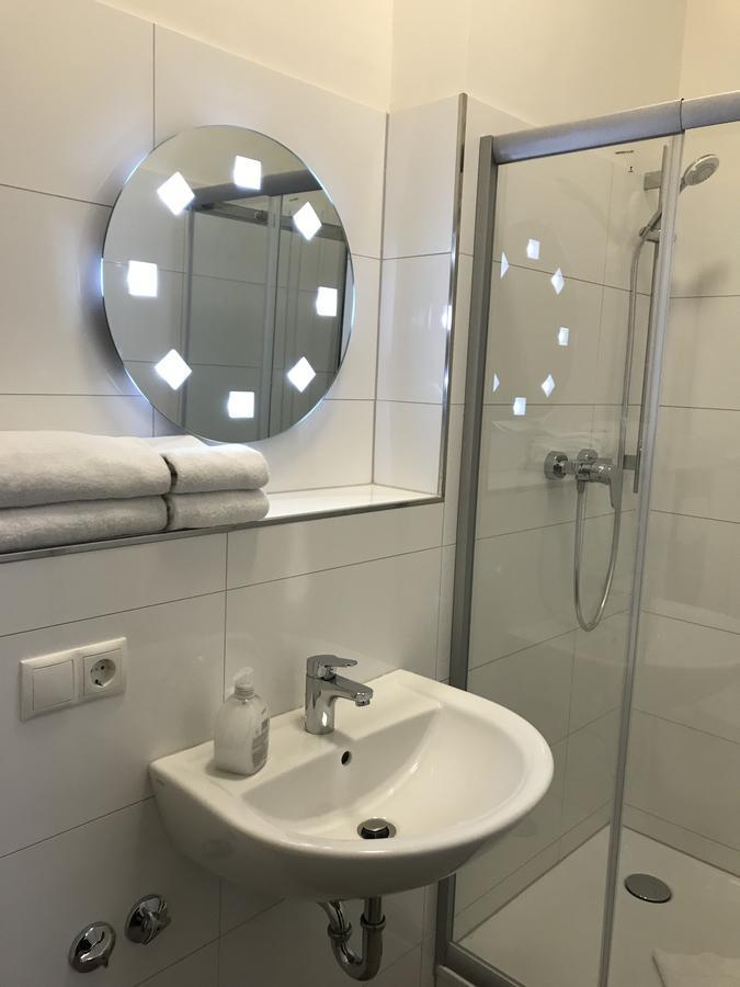 Hotel Fame Am Hauptbahnhof Hamburg Bagian luar foto