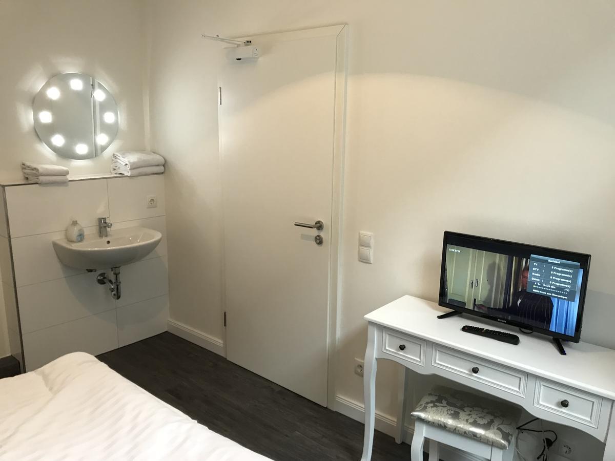Hotel Fame Am Hauptbahnhof Hamburg Bagian luar foto